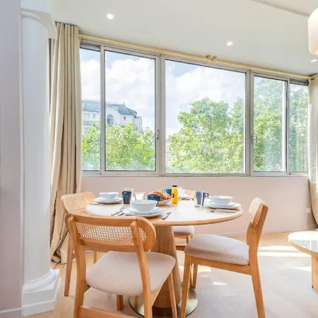 Stylish 1-bedroom With Air Conditioning In 17th *