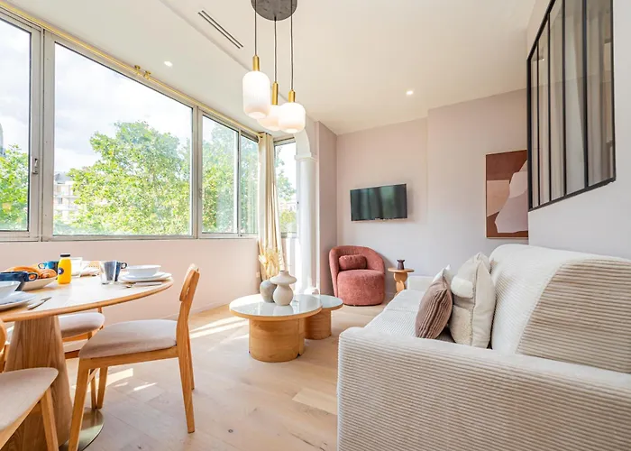 Stylish 1-bedroom With Air Conditioning In 17th Apartmán *